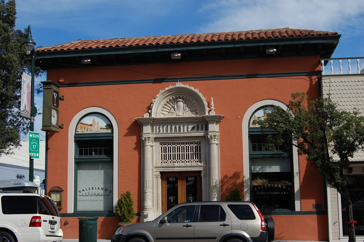 The 1920 First National Bank building on West Main Street